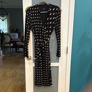 Ann Taylor Black and Cream Geometric Long Sleeve Wrap Dress
